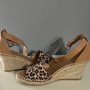 Leopard wedges